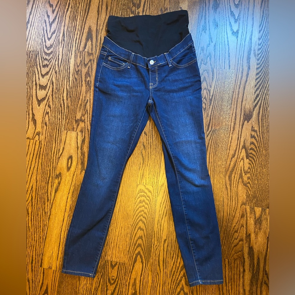 Gap Maternity Jeans- brand new, never worn! Size 28- fits true to size.
